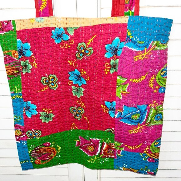 Upcycled sari/saree patchwork tote bag made by women artisans in India NWOT - Picture 2 of 5